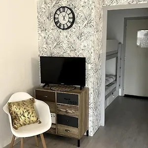 Résidence à à 250 M Du Centre Ville Appartement