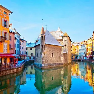studio-moderne-place-parking-prive-emplacement-ideal-a.hotels-rhonealpes.com/